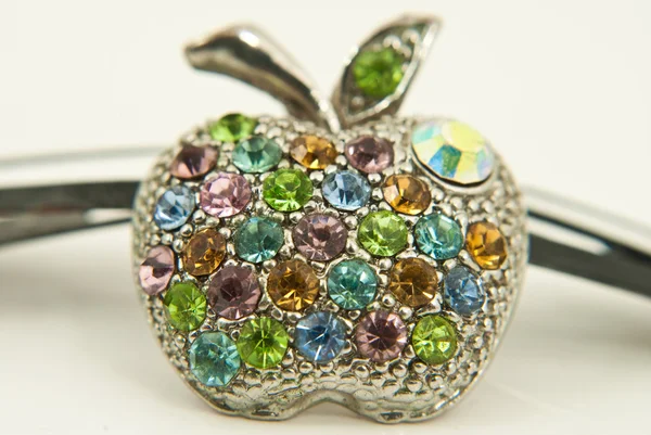 Färgglada strass apple pin — Stockfoto