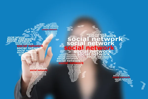 Aziatische business dame duwen kaart sociale netwerkcommunicatie — Stockfoto