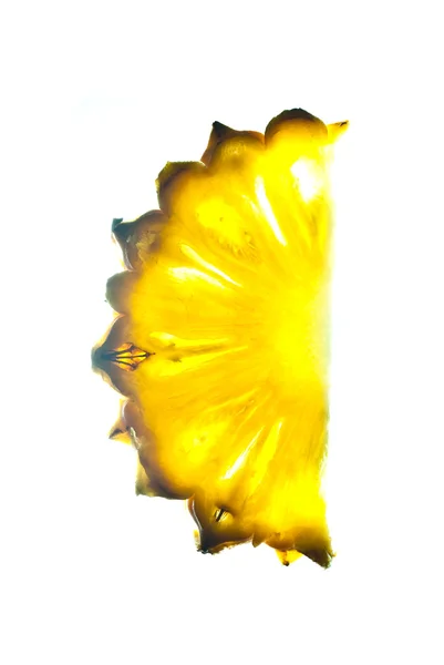 Ananas isoliert auf der weißen — Stockfoto