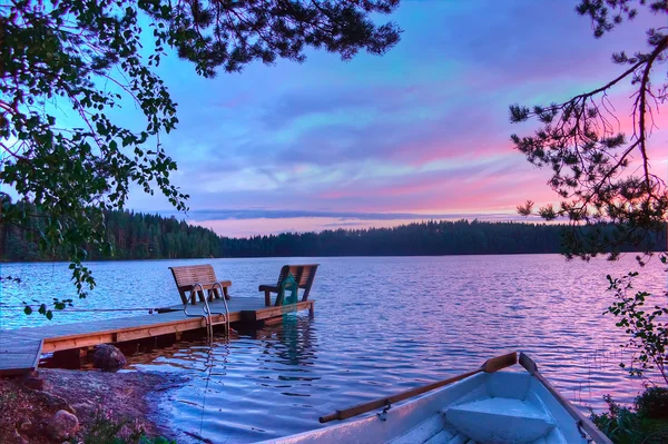 Восход солнца на озере — стоковое фото