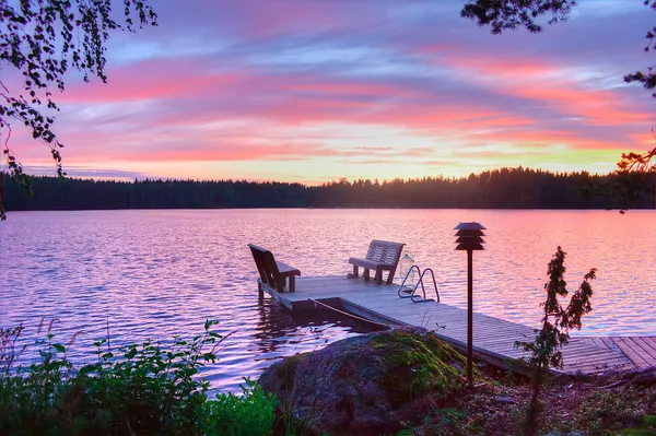Восход солнца на озере — стоковое фото