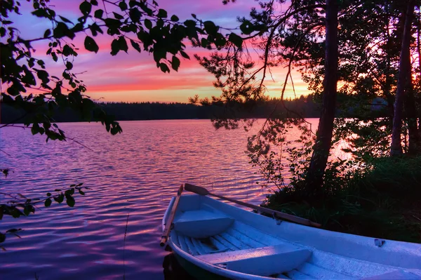 Soluppgång på sjön — Stockfoto