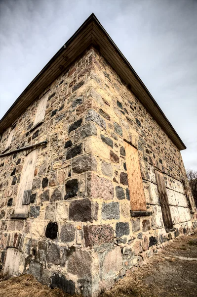 Edificio de piedra abandonada — Foto de Stock