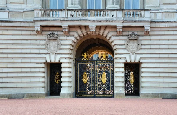 Tor zum Buckingham-Palast — Stockfoto