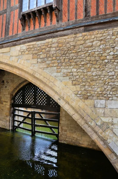 Stock image Wooden gate that protects a ditch in the Tower of London