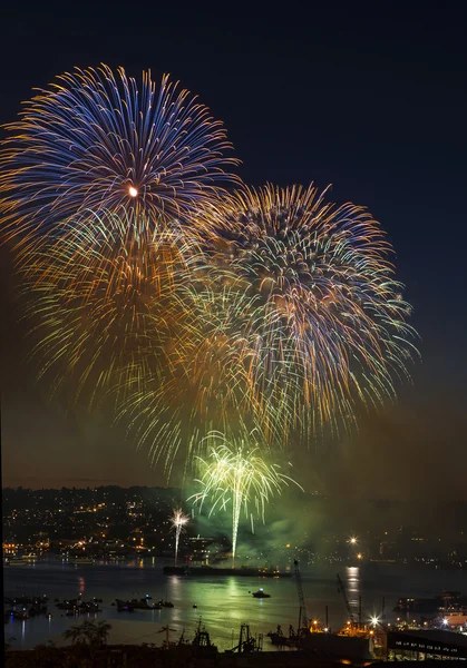 Rapid Firing of Fireworks on Lake Union Washington — Stock Photo, Image