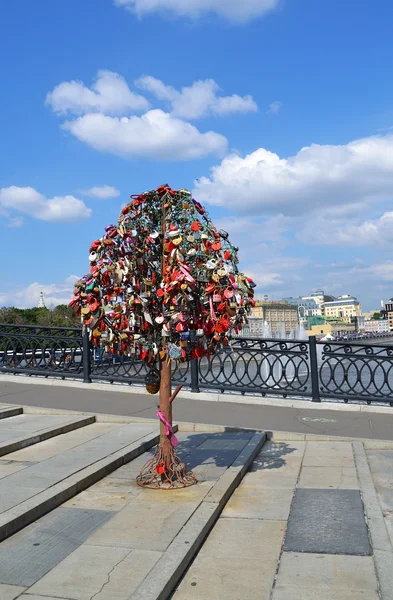 stock image Tree of Love, Luzhkov Bridge. Moscow, Russia