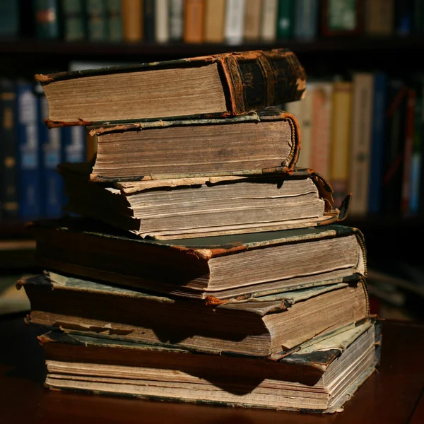 Knihy na stole — Stock fotografie
