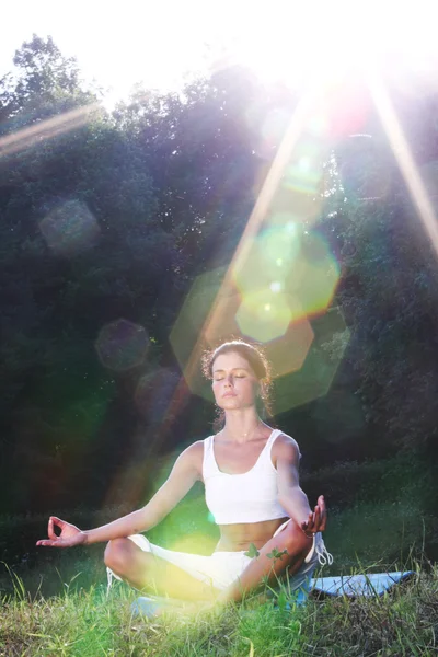 Lotus yoga sunrise — Stock Photo, Image