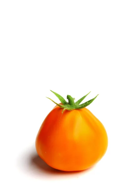 Πορτοκαλί ντομάτα σε λευκό — Φωτογραφία Αρχείου