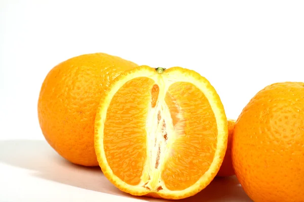 Isolierte Orangen — Stockfoto