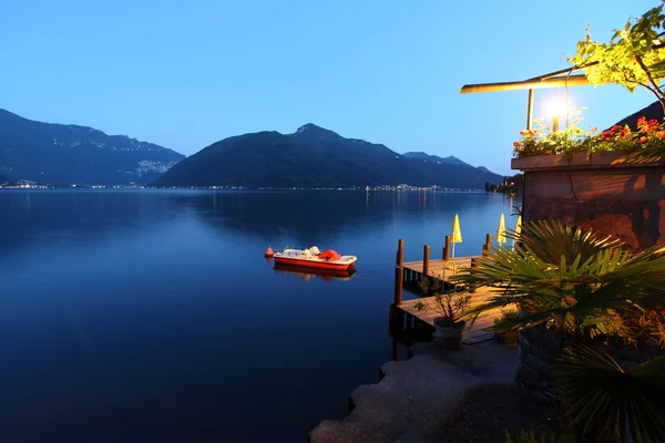 Nacht Lugano Seenlandschaft — Stockfoto