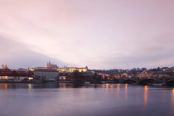 Panorama Karlov ou pont Charles à Prague en automne — Photo