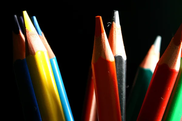 Bleistifte auf Schwarz — Stockfoto