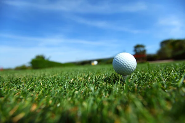 Pallone da golf in rotta — Foto Stock