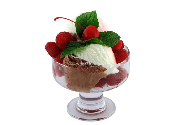 Framboesa, cereja e sorvete . — Fotografia de Stock