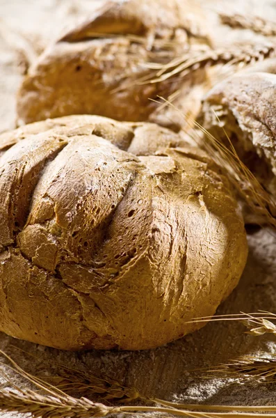 Zátiší s chlebem mouky a uši pšenice — Stock fotografie