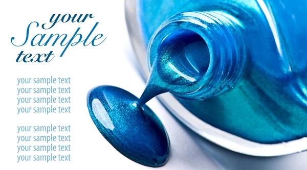 Verniz de unha azul em preto — Fotografia de Stock