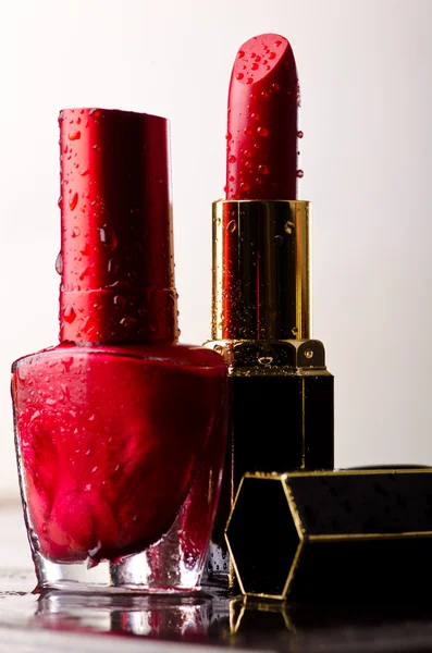 Nail polish and lipstick — Stock Photo, Image