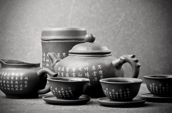 Cérémonie du thé sur fond gris — Photo