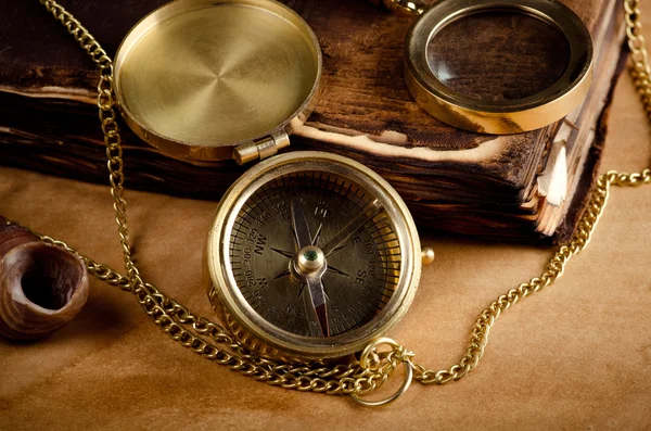 Vintage background with old compass — Stock Photo, Image