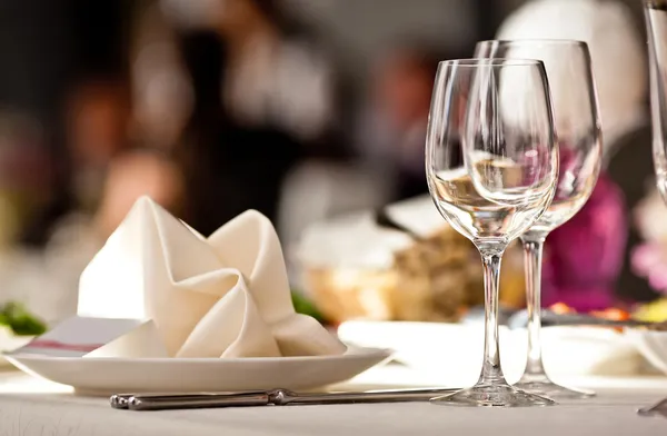 Vaso vacío ambientado en restaurante —  Fotos de Stock