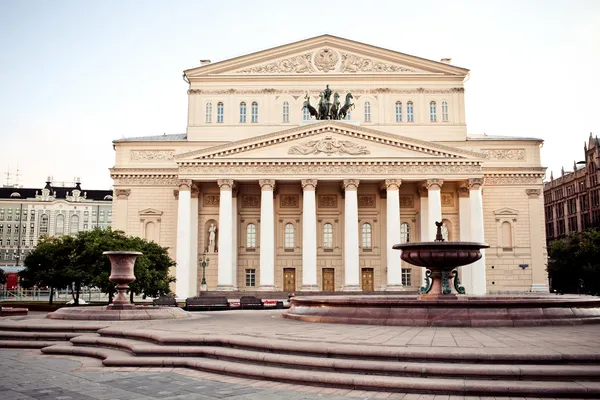 Hlavní budova velkého divadla při západu slunce, Moskva — Stock fotografie
