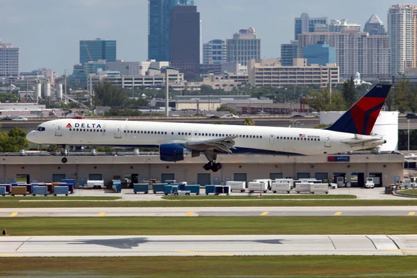 Delta Air linie Boeing 757 — Zdjęcie stockowe