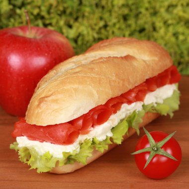 Somon füme sandviç.