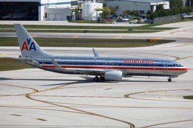 American Airlines Boeing 737-800 clipart