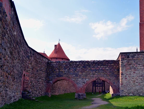 Antique mur du château de Trakai. Architecture XIV — Photo