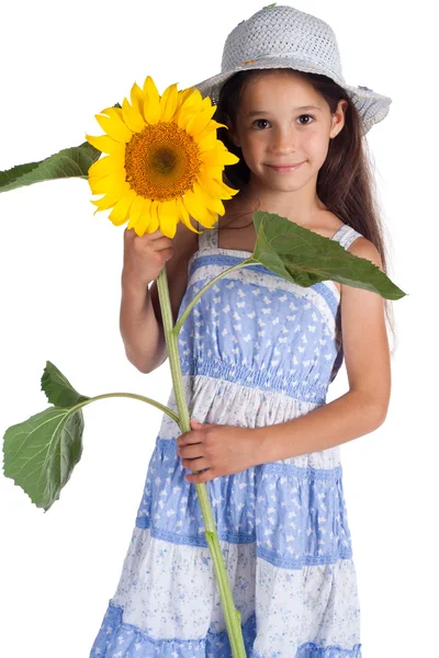 Gadis tersenyum dengan bunga matahari — Stok Foto