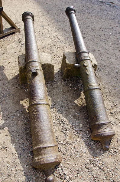 Two antique historical cannon — Stock Photo, Image