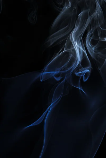 Rauch auf dunkel — Stockfoto
