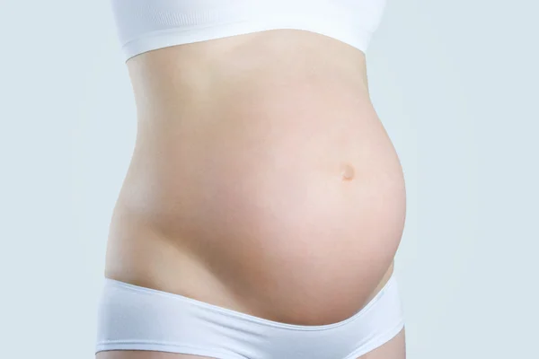 Gros plan sur la femme enceinte — Photo