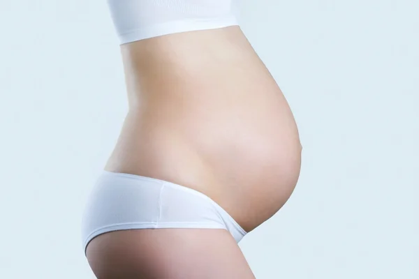 Close-up van zwangere vrouw — Stockfoto