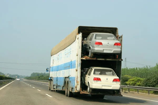 Highway vehicles — Stock Photo, Image