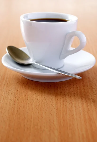 탁자 위에 놓인 커피 한 잔 — 스톡 사진