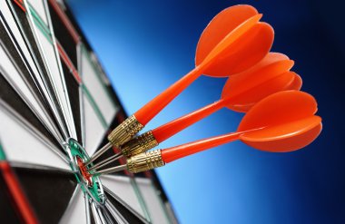 Arrows and darts target clipart