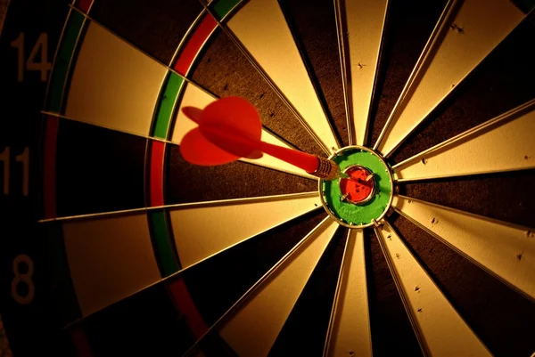 Pijlen en darts doel — Stockfoto