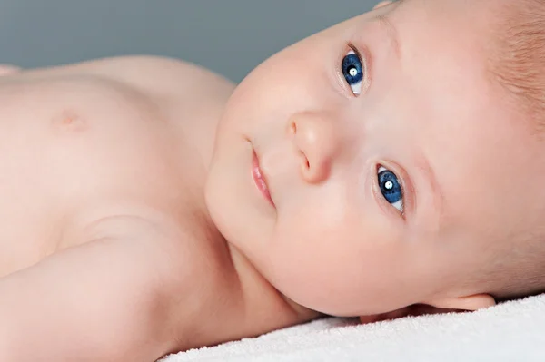 Vackra lilla bebis — Stockfoto