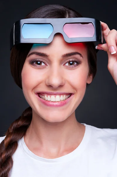 Frau mit Stereobrille — Stockfoto