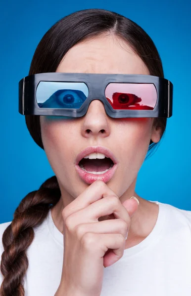 Emotional woman in 3d glasses — Stockfoto
