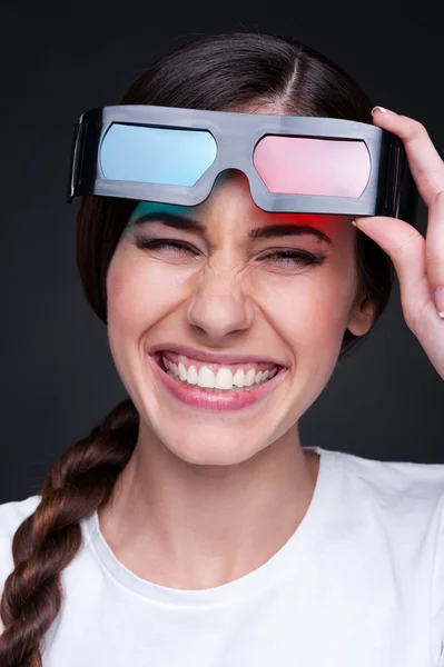 Smějící se ženu s 3d brýlemi — Stock fotografie