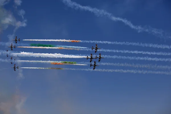 BUCHAREST,ROMANIA - JULY 22: Italian demoteam Frecce Tricolori at Bucharest airshow, Romania, July 22, 2012 — Stock Photo, Image