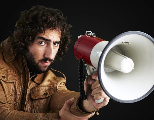 Man memegang megaphone — Stok Foto