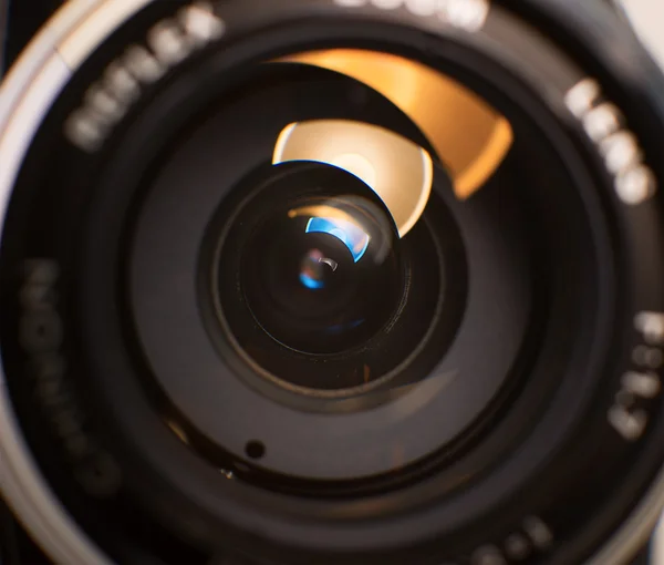 Primo piano dell'obiettivo della fotocamera — Foto Stock