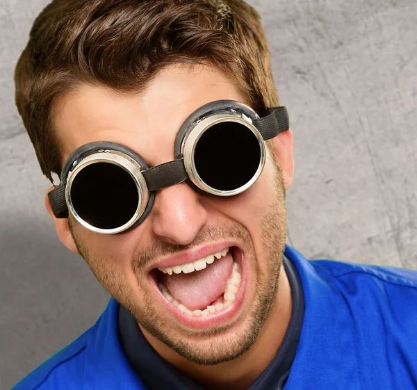 Retrato de un ingeniero con gafas —  Fotos de Stock