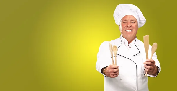 Portret szefa kuchni trzymając łyżka — Zdjęcie stockowe