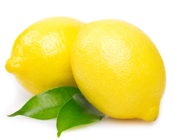 Limón fresco con hojas —  Fotos de Stock
